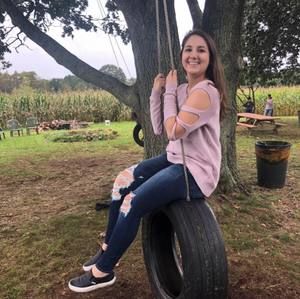 Meet your Posher, Elisa